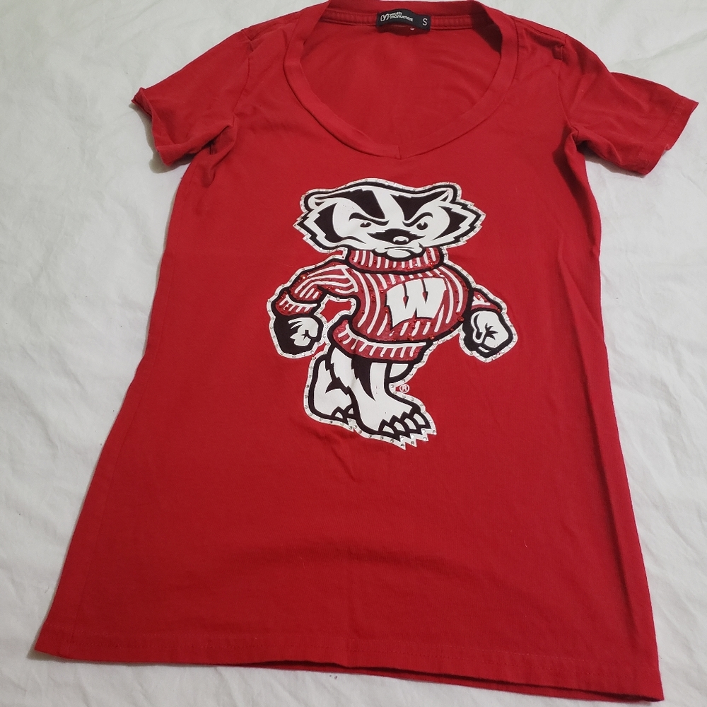 Women's v-neck Wisconsin Badger t-shirt